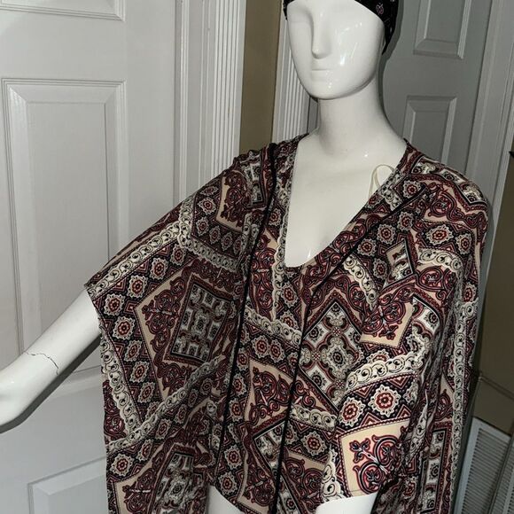 WEST  KEI NORDSTROM. FLORAL BATWING BLOUSE - Picture 1 of 9